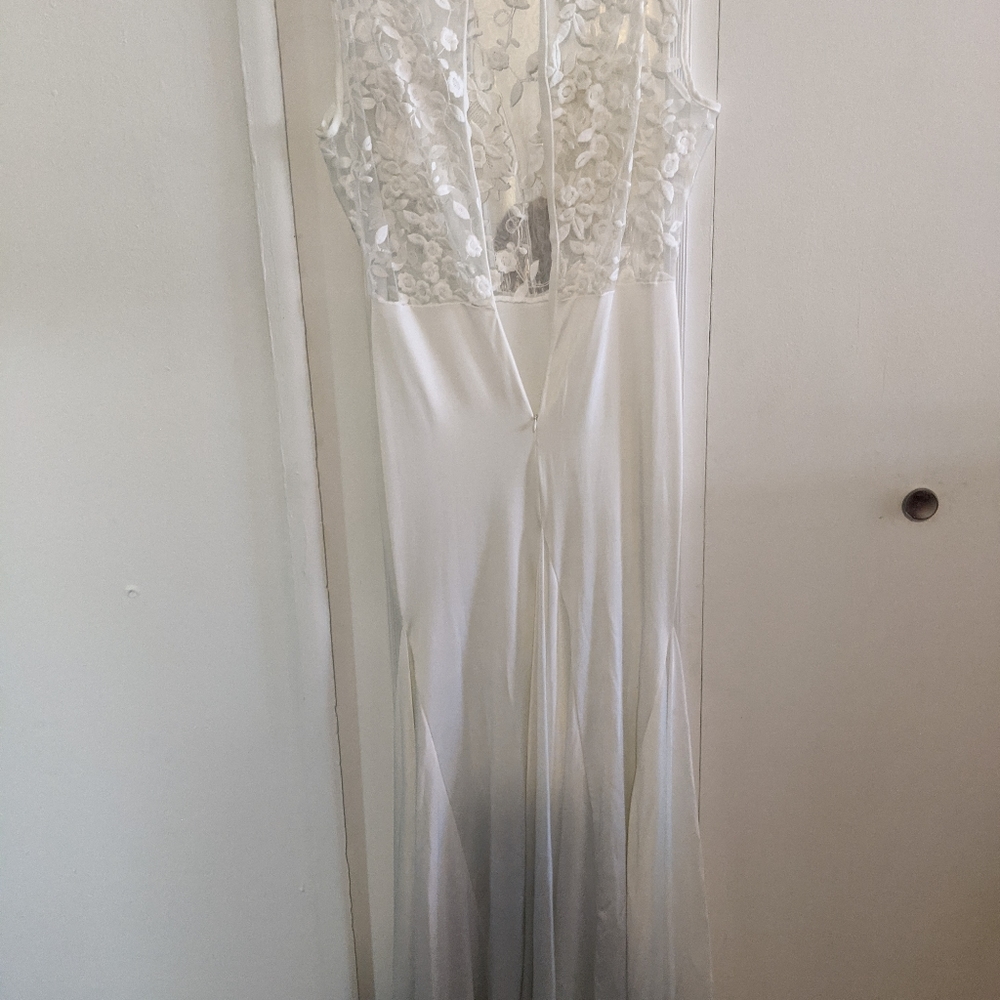 Dress - Picture 4 of 8
